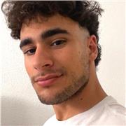 Graduat en Filologia ofereix classes de valencià, castellà, anglés i altres assignatures de l'àmbit humanístic